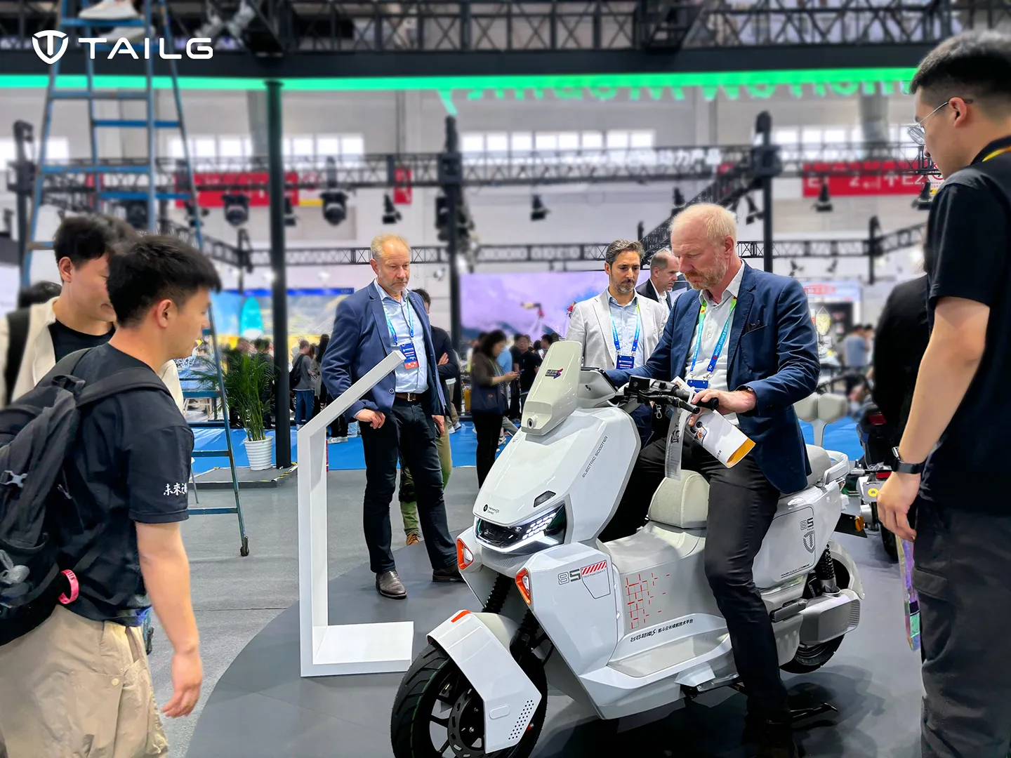 c12215052bba735ec2f88ab94a42d363